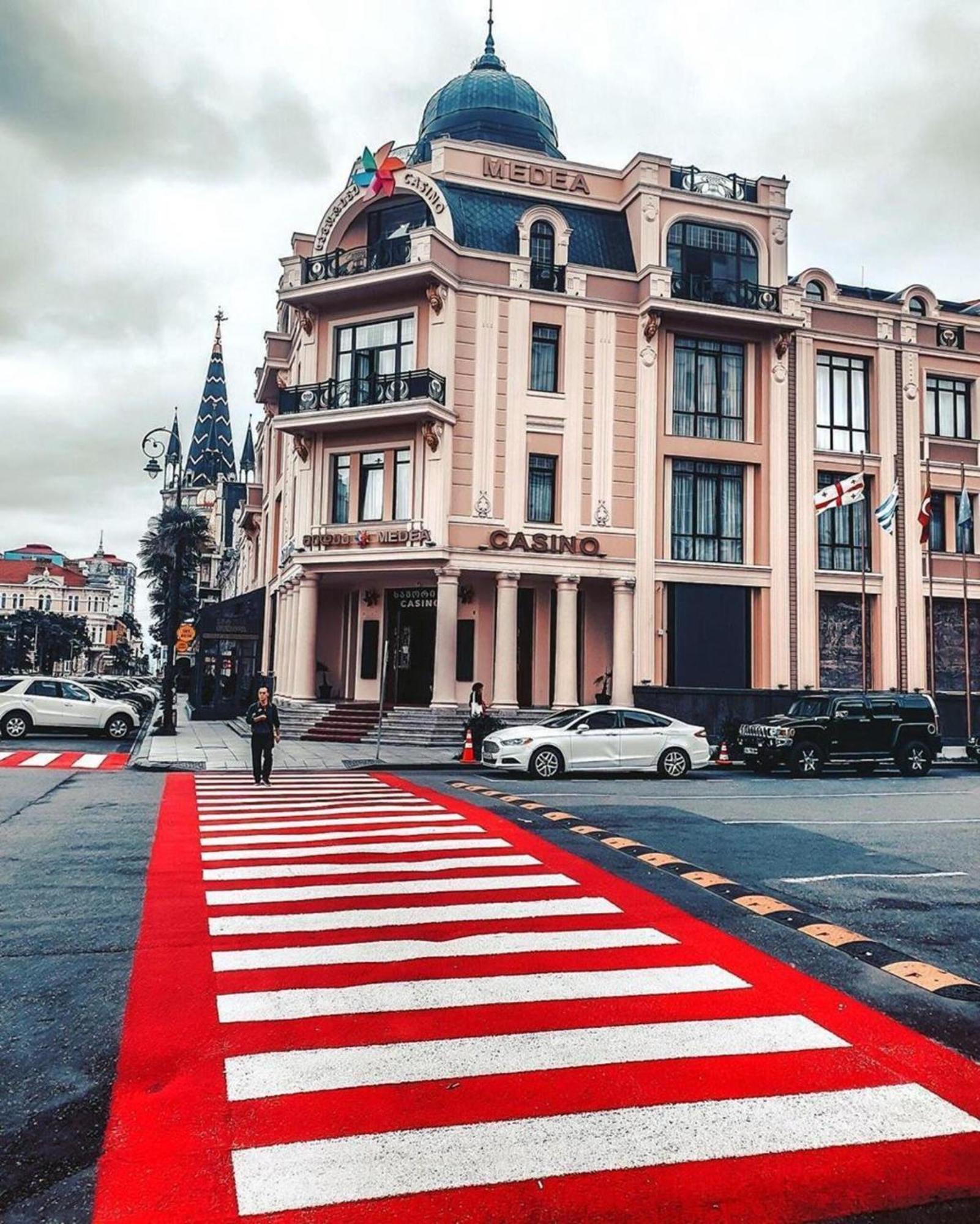 Orbi Aparthotel In Batumi Exterior foto